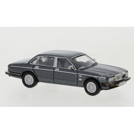 copy of Jaguar XJ 40 - Metallic Grey