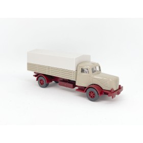 Wiking 617/4C - Red/beige Büssing 8000 flat bed truck - Retro H0