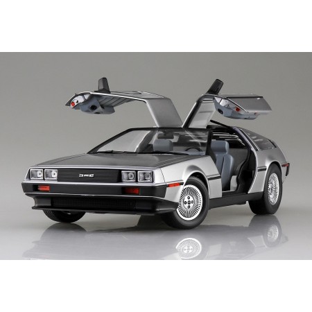 DMC-12 Delorean '82, model kit scale 1:24