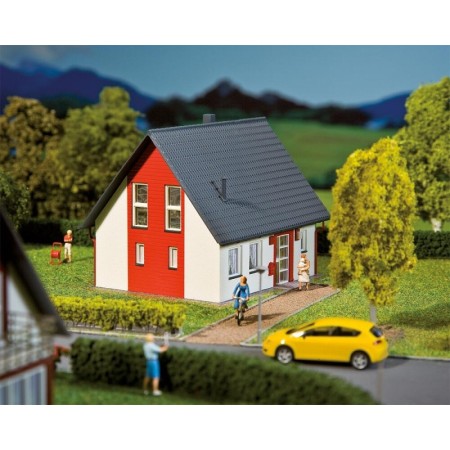 Faller 130315- Detached house, red, scale 1:87