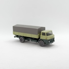 Wiking 620/1C - Beige/green Henschel HS 16 Flat bed truck - Retro H0